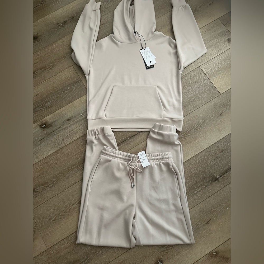 NWT truth two piece set